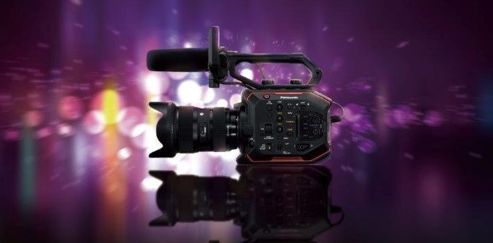 Presentata in anteprima una nuova telecamera cinematografica Panasonic 5,7 K compatta